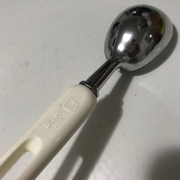 Set of 2 Bonny USA Scoopers - Picture 2 of 6